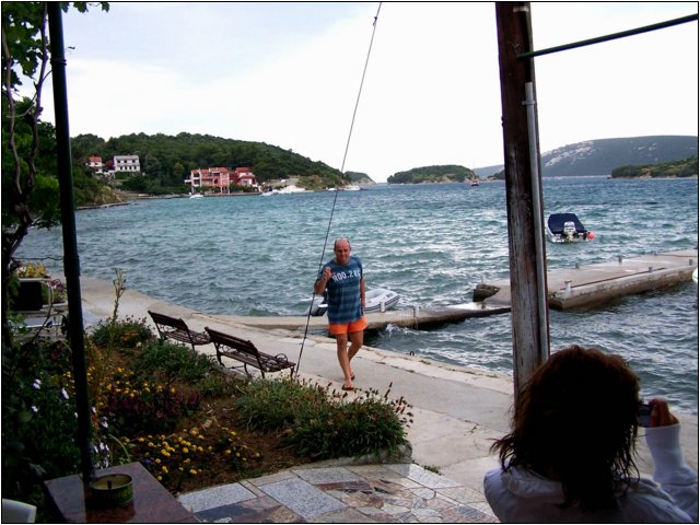 100_9898.jpg