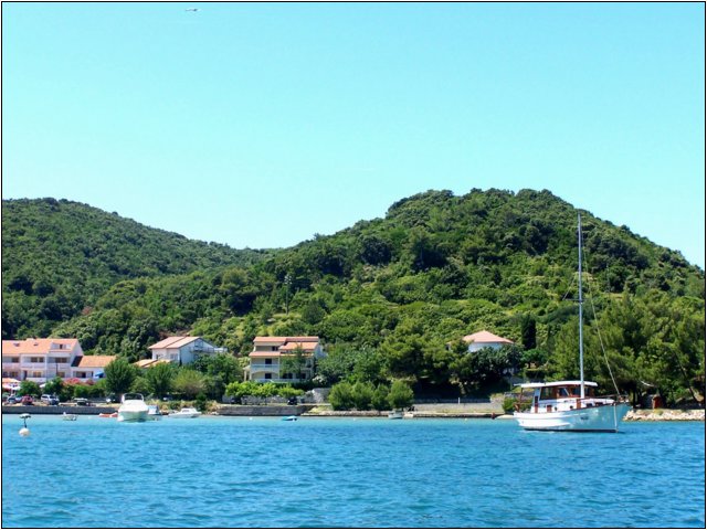100_9957.jpg
