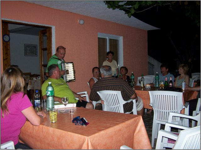 100_9979.jpg